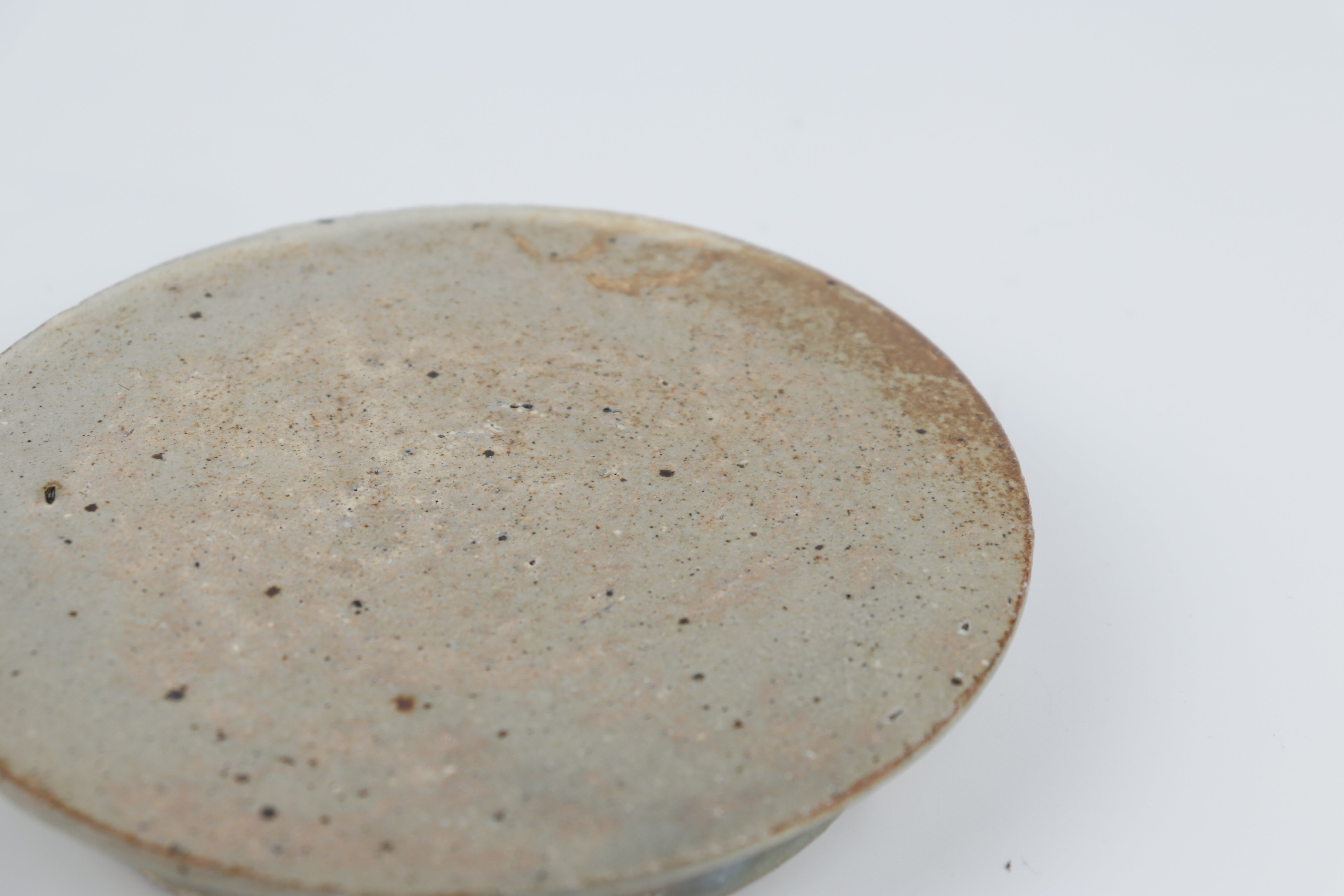 小谷康弘 5寸高台皿(灰粉引)