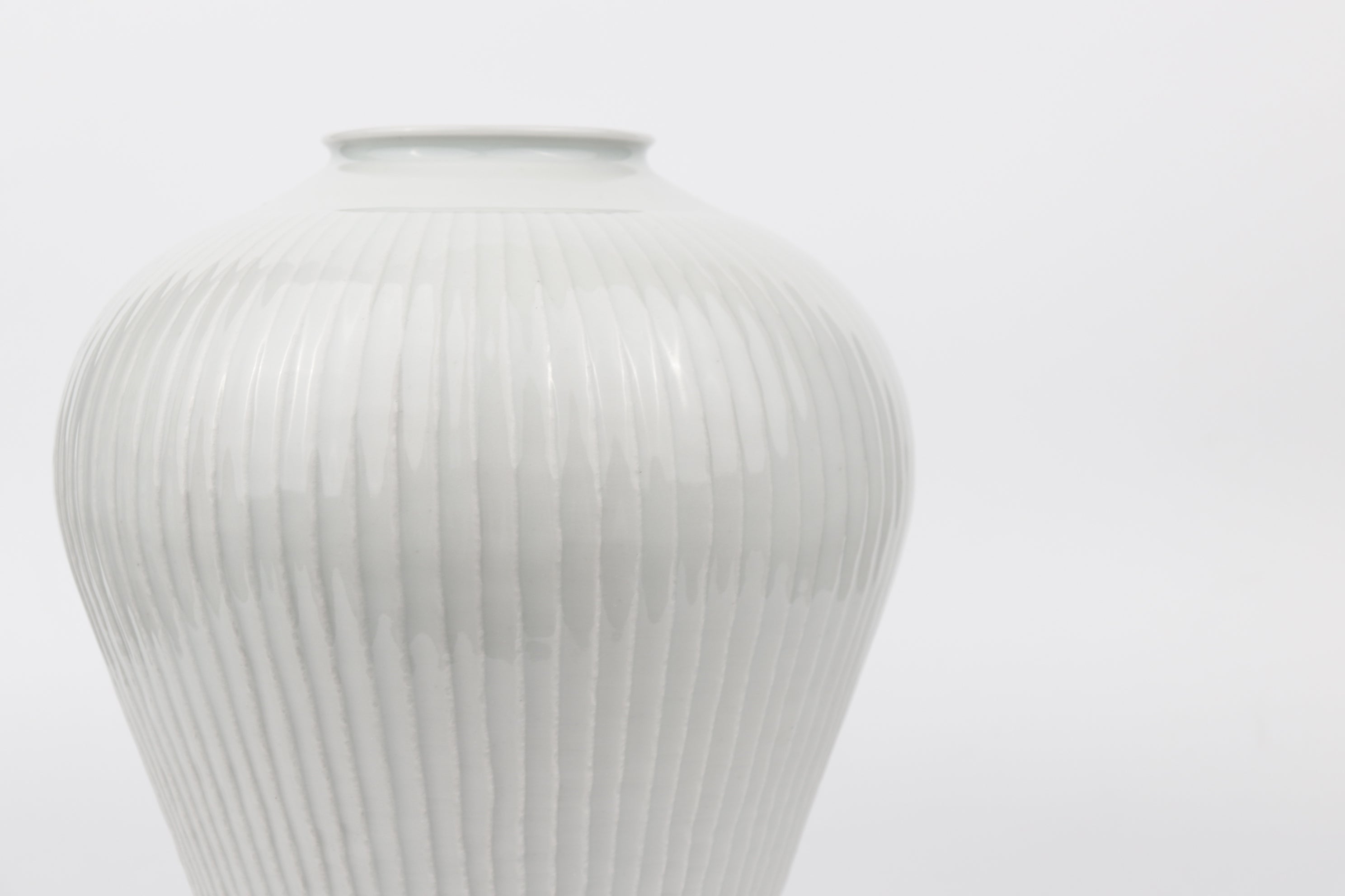 阿南維也 白磁鎬壺