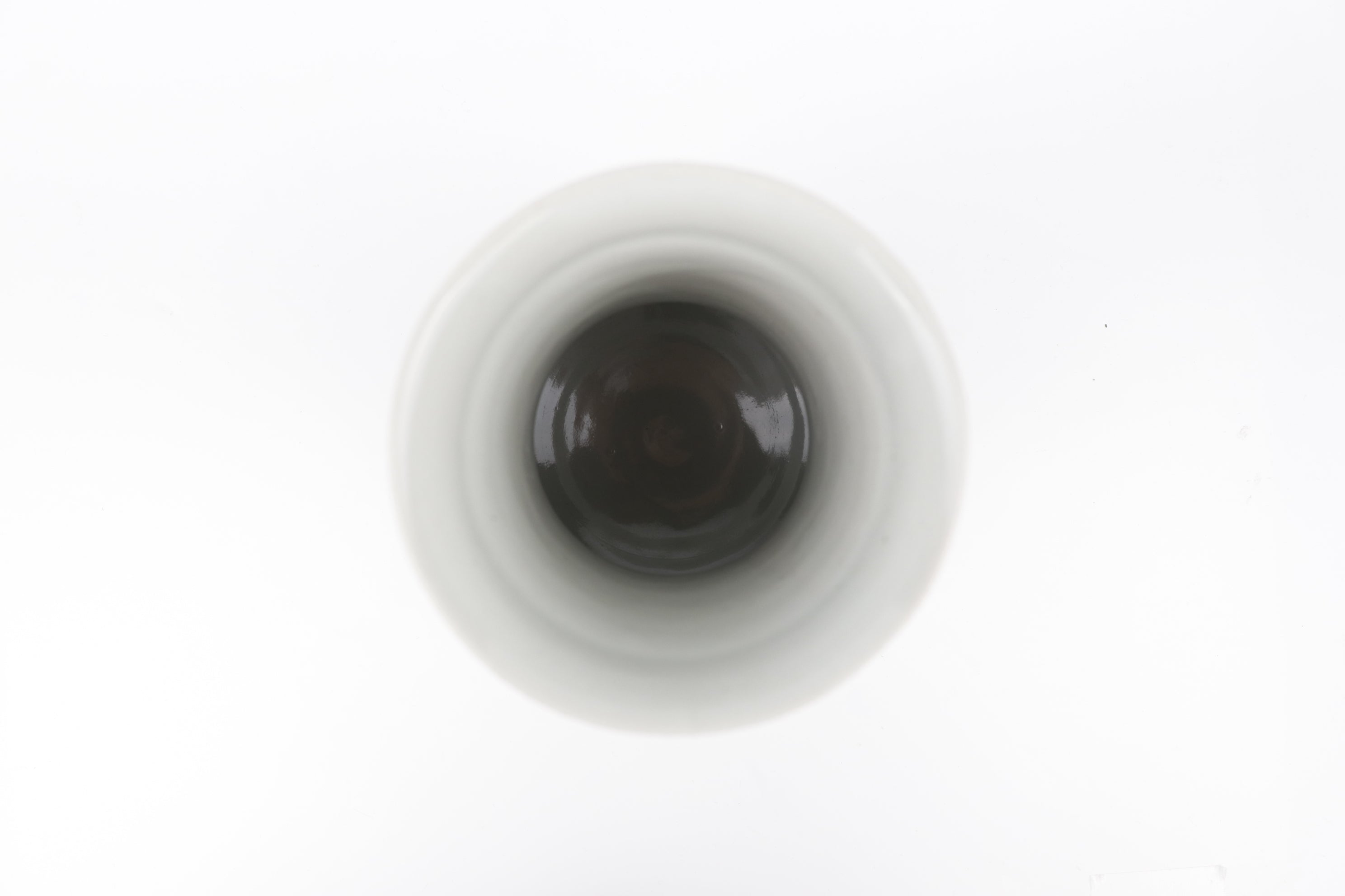 阿南維也 白磁花入 C