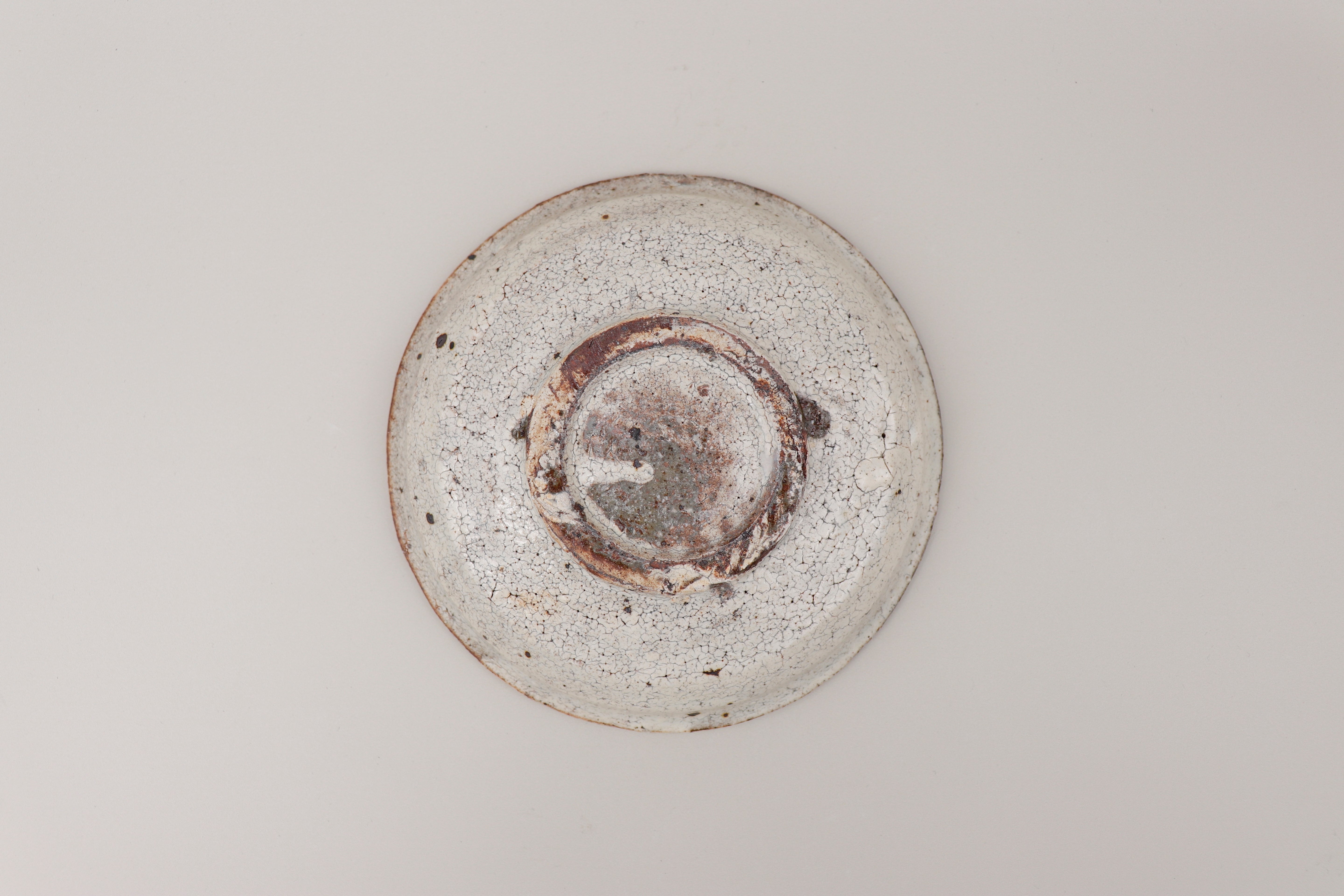 Plate (15cm, Rough Crackle Kohiki Glaze) – Shigeru Inoue