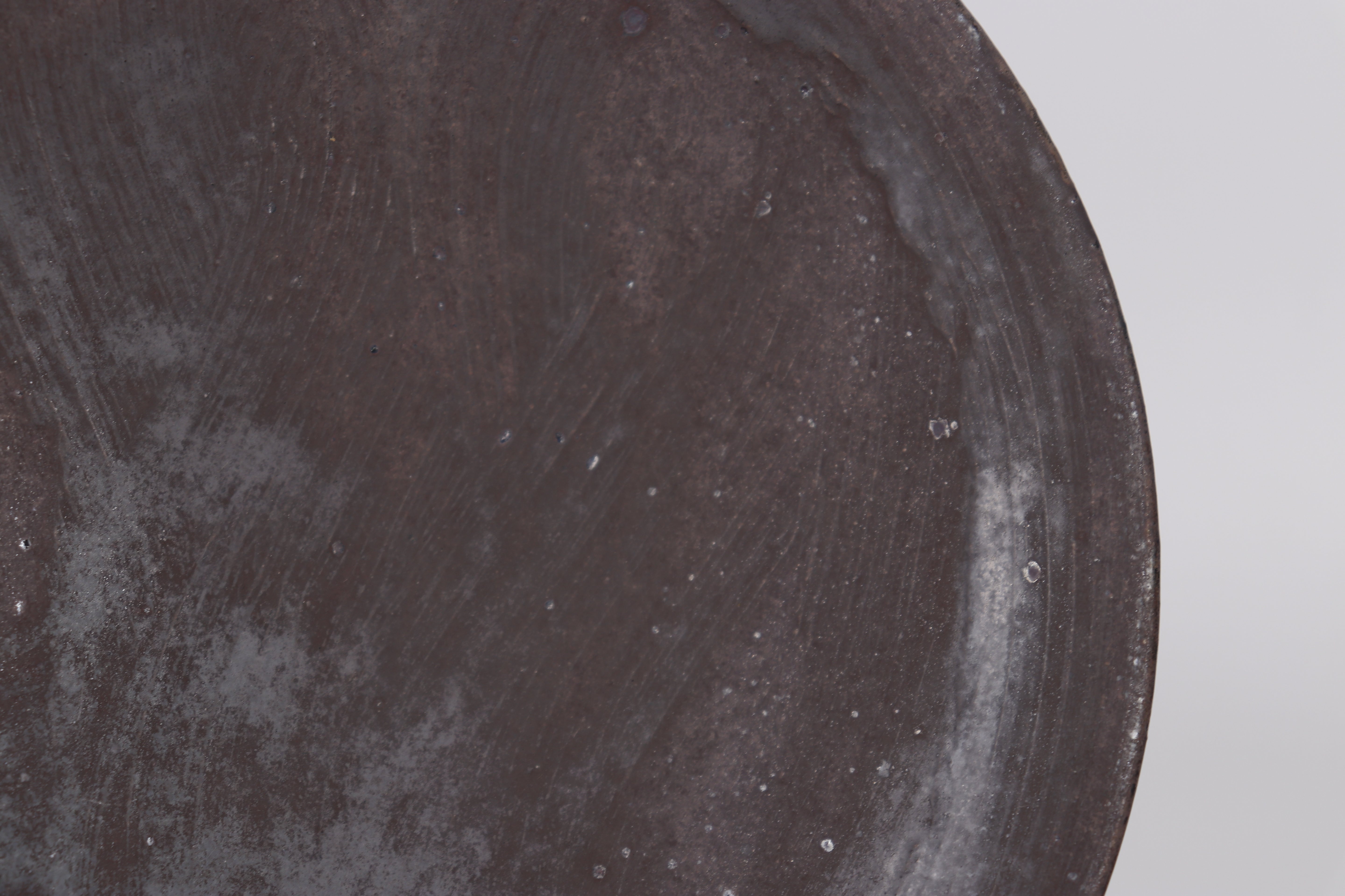 Black Hakeme Plate (18cm) – Atsushi Shimomura