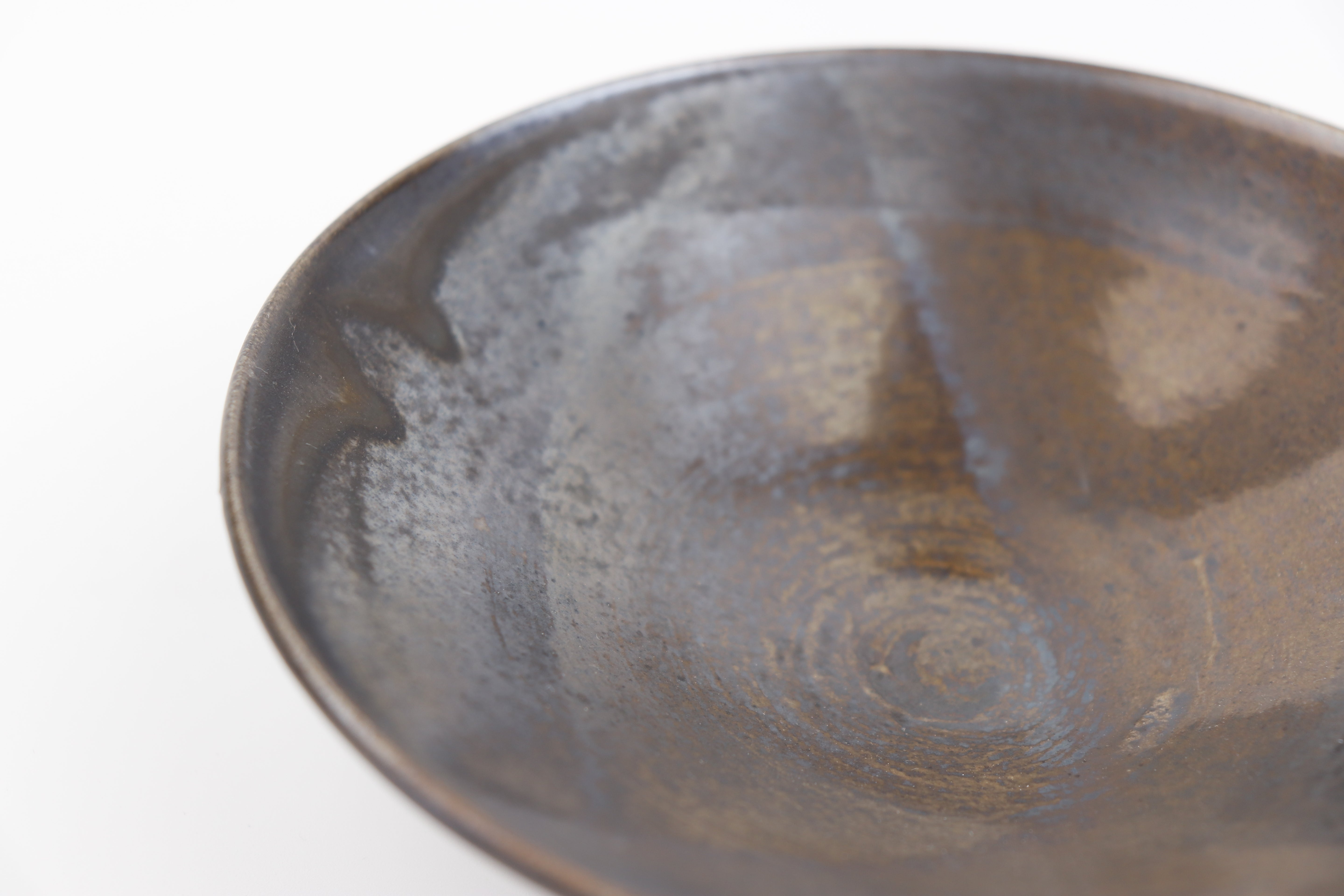 Plate (18cm, Black Karatsu) – Yukiko Tsuchiya