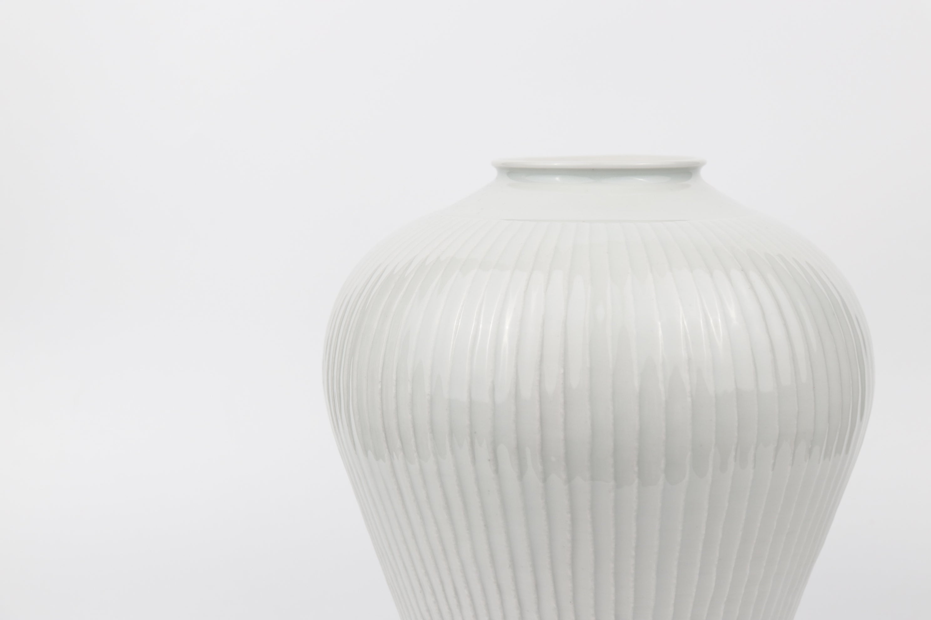 阿南維也 白磁鎬壺