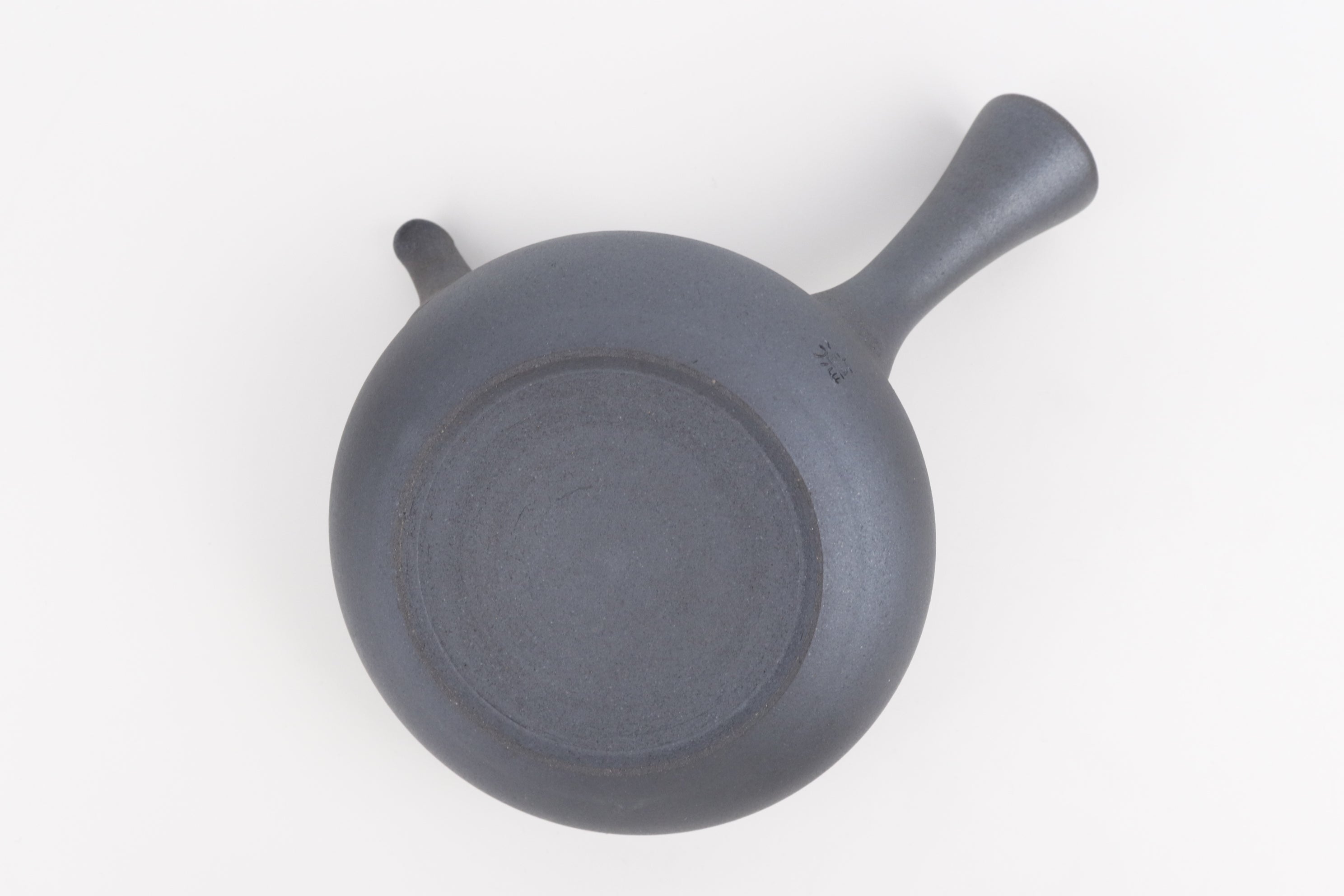 Black Flat Triangular Kyusu – Tokuta Fujita