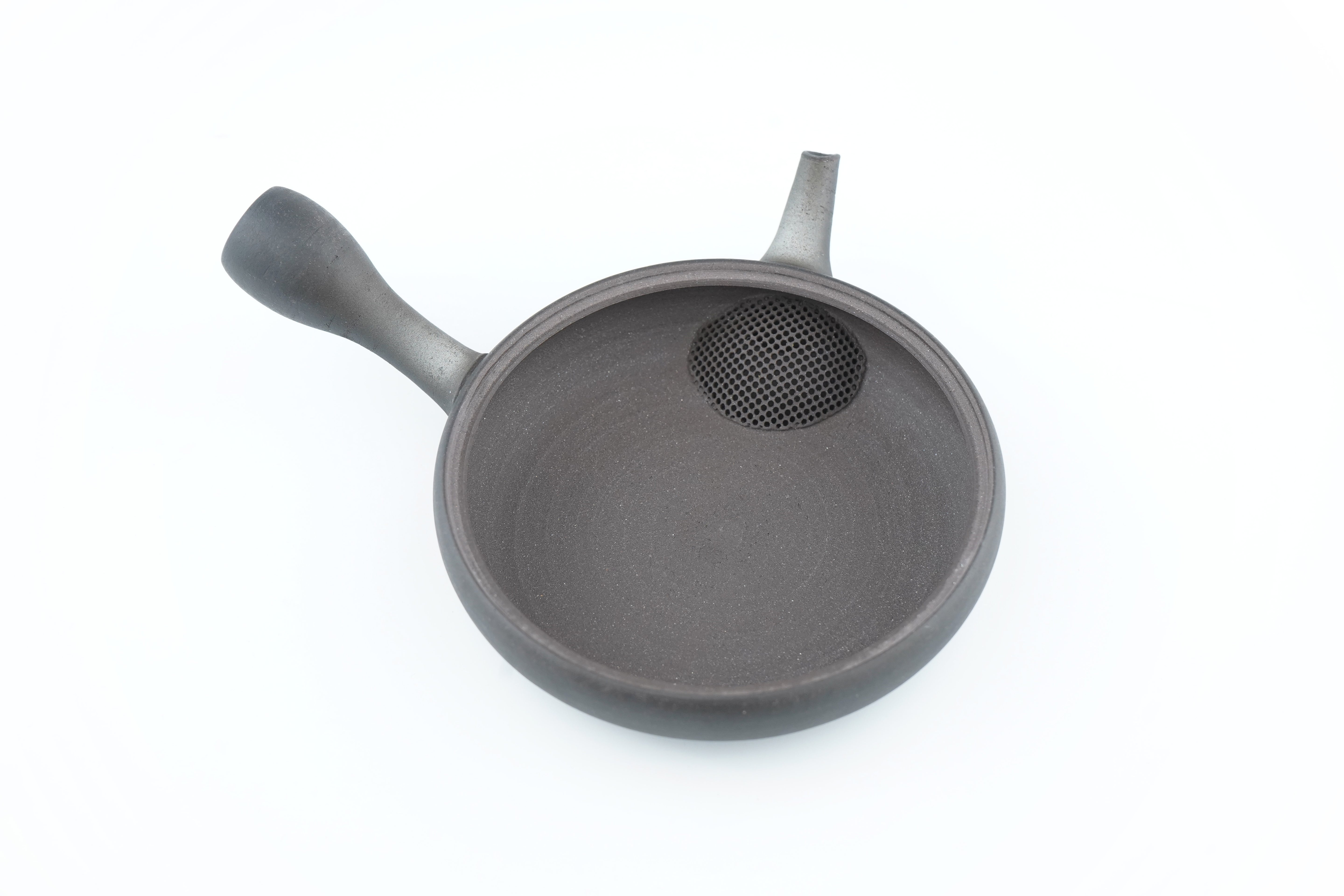 前川淳蔵作の常滑焼『白ぼかし極平急須』の質感。Textured surface of Tokoname flat Kyusu teapot by Junzo Maekawa.