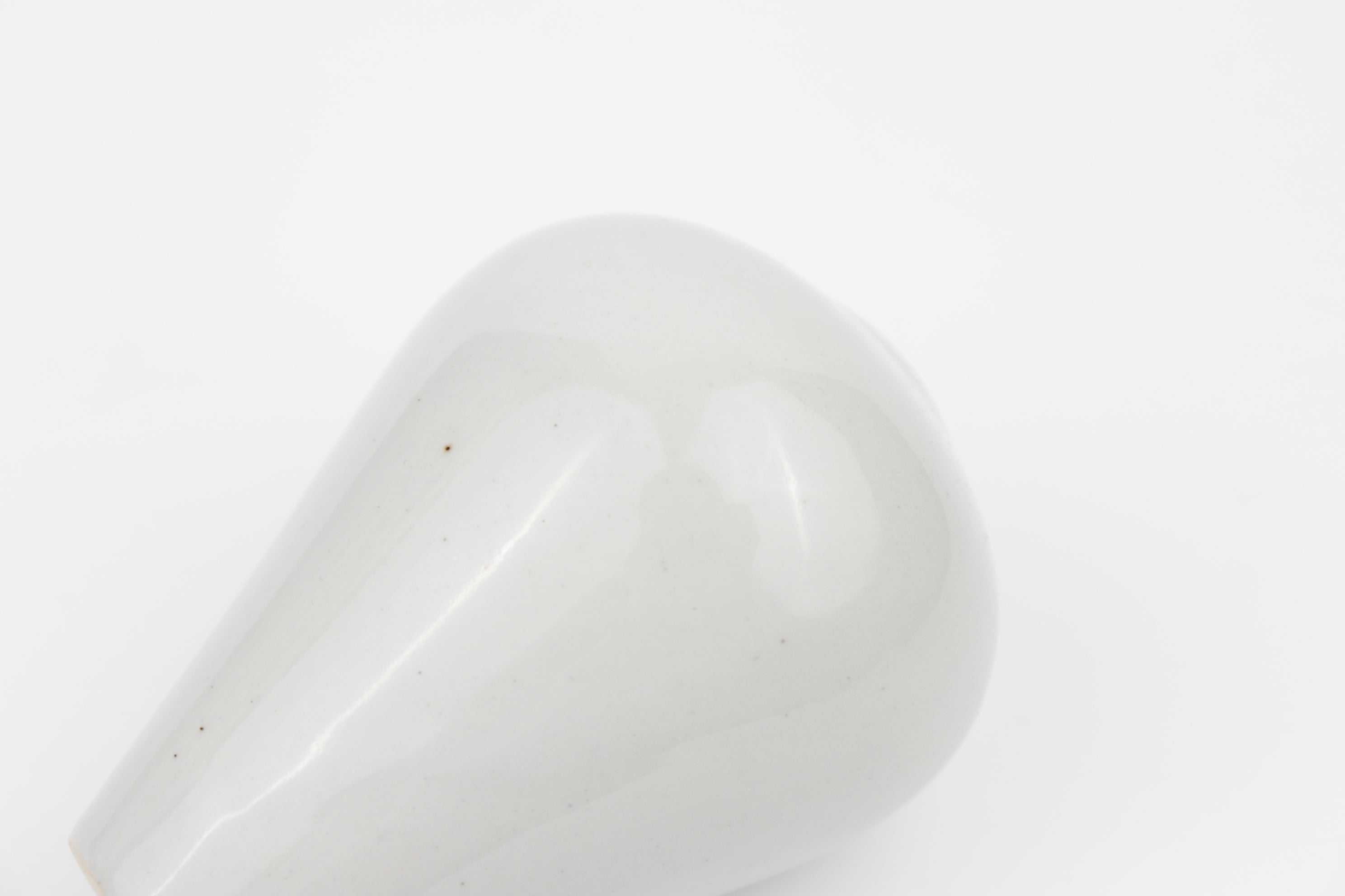 阿南維也 白磁花入(一輪挿し) C