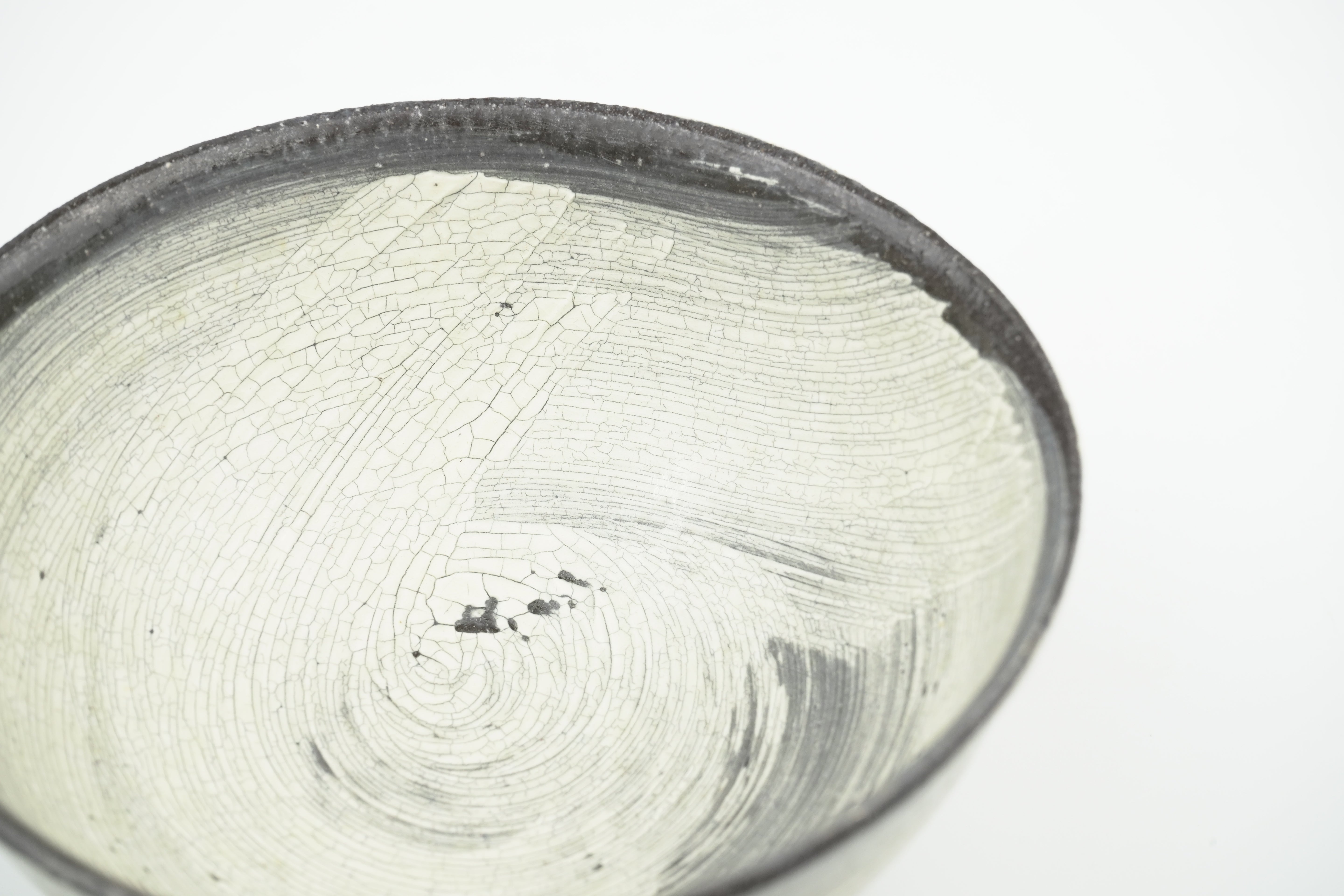 【尾形アツシ】飯碗 (黒地刷毛目)