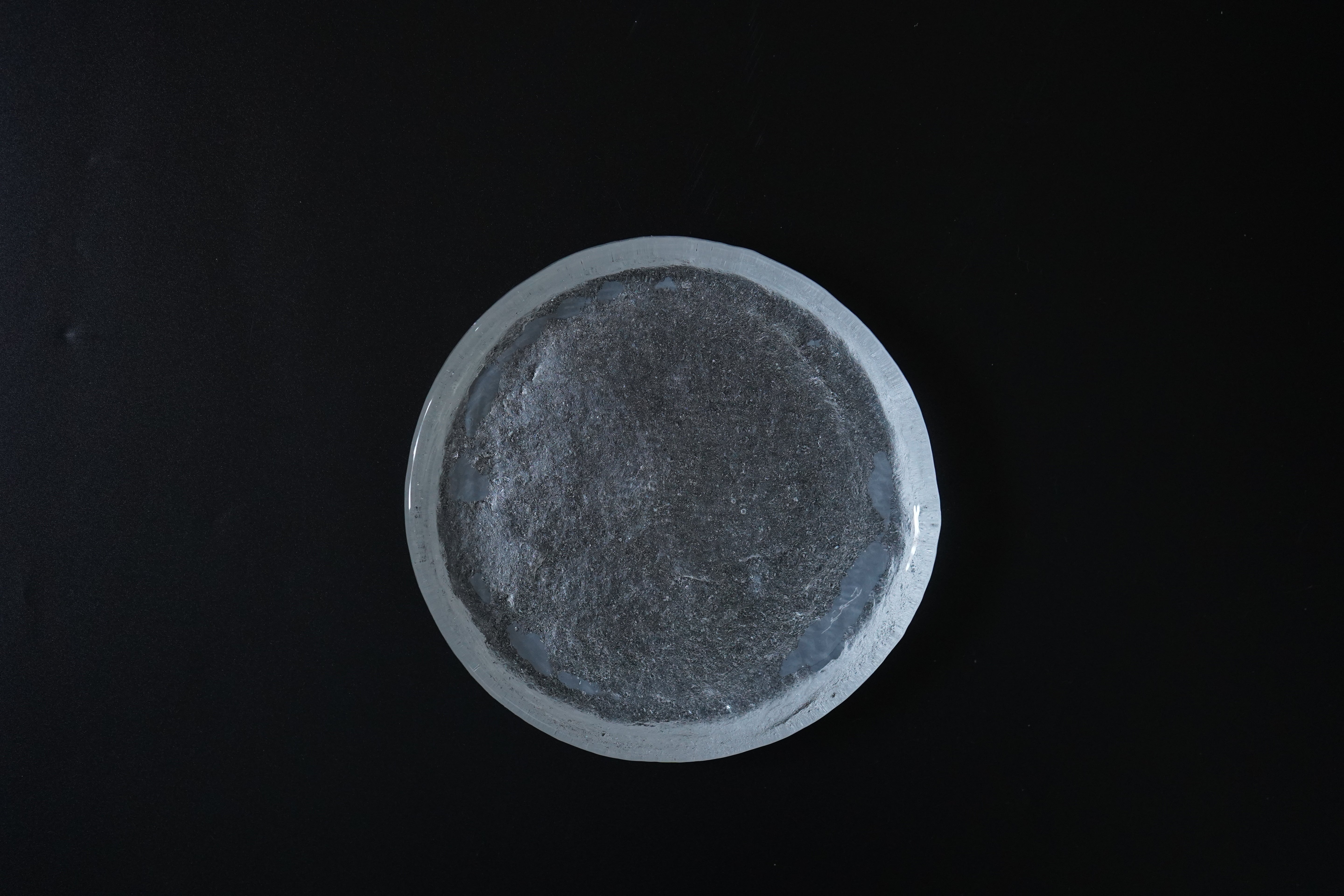 Cast Round Plate – Naoya Arakawa
