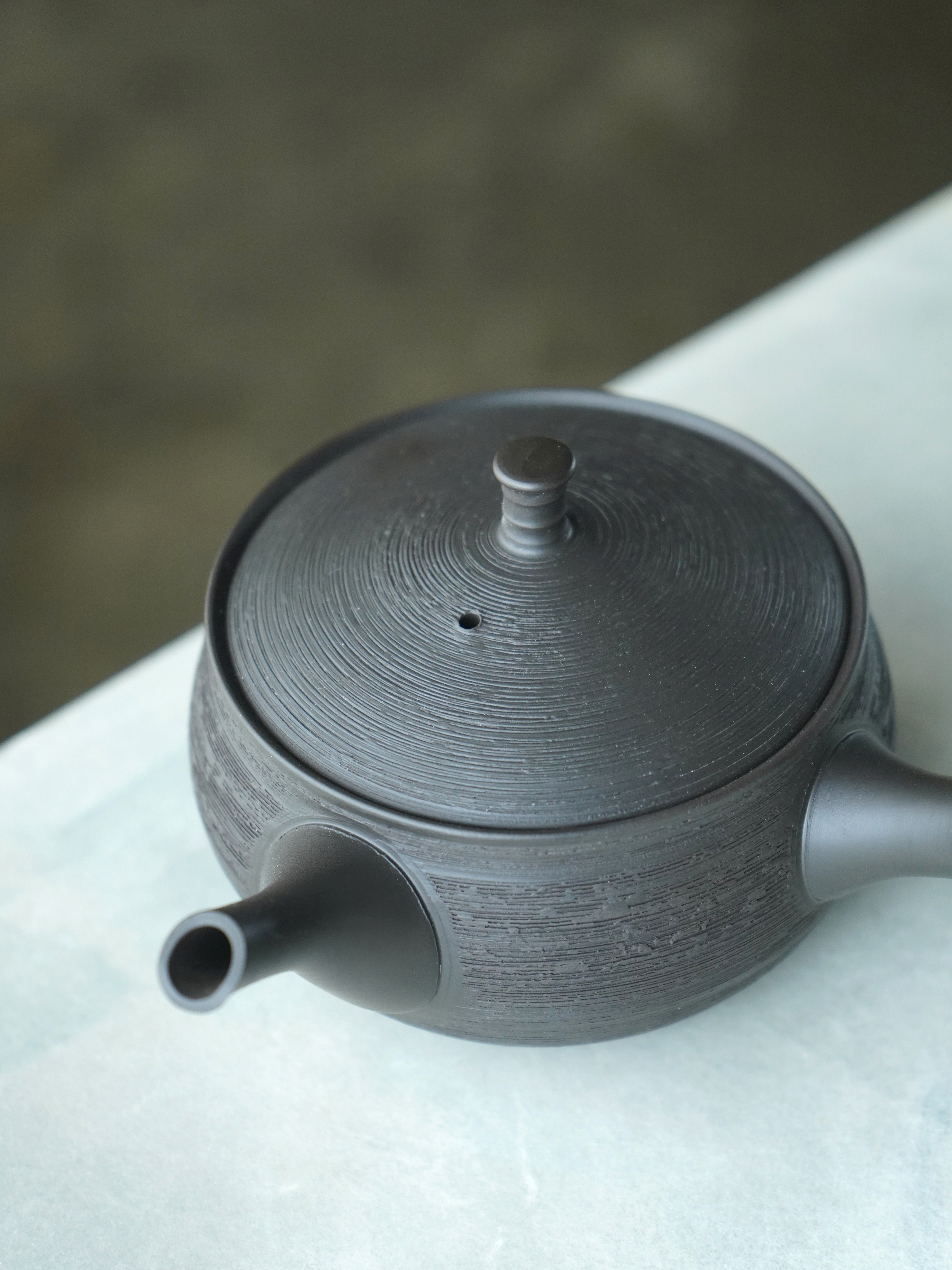 Black Pine Bark Textured Teapot – Tatsuo Umehara
