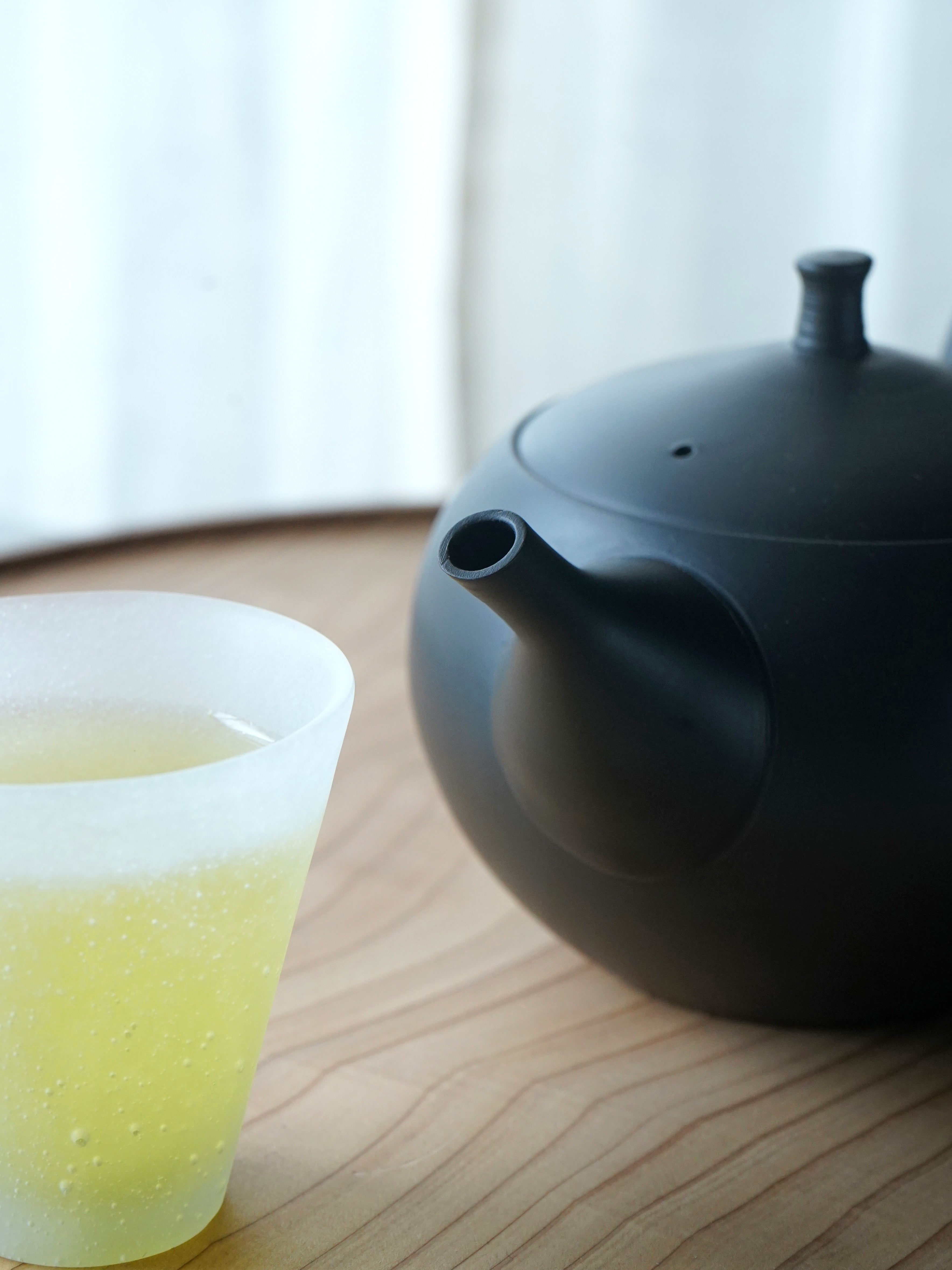 Black Flat Round Teapot – Tatsuo Umehara