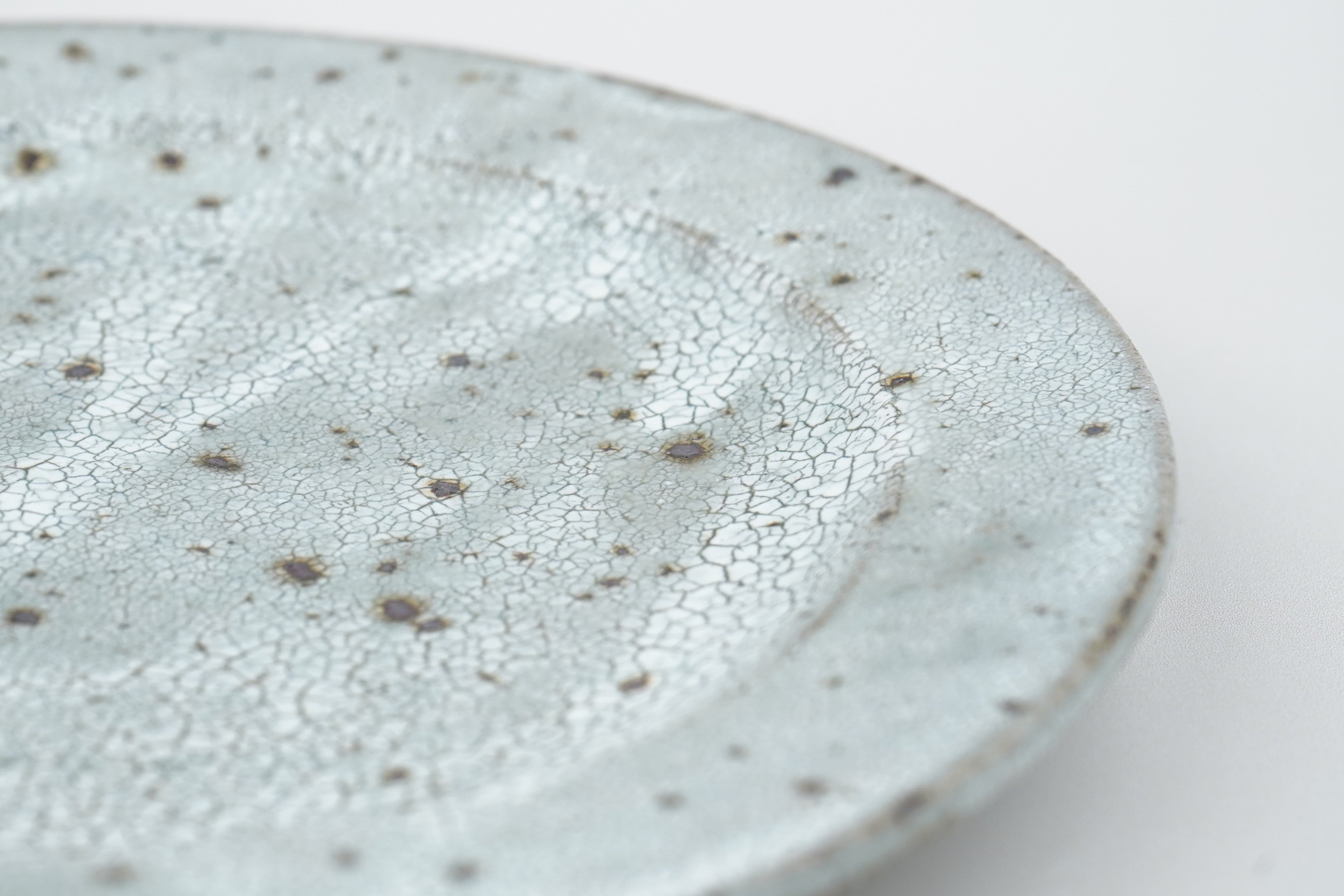 【加藤祥孝】6寸リム皿 (グレー粉引き)