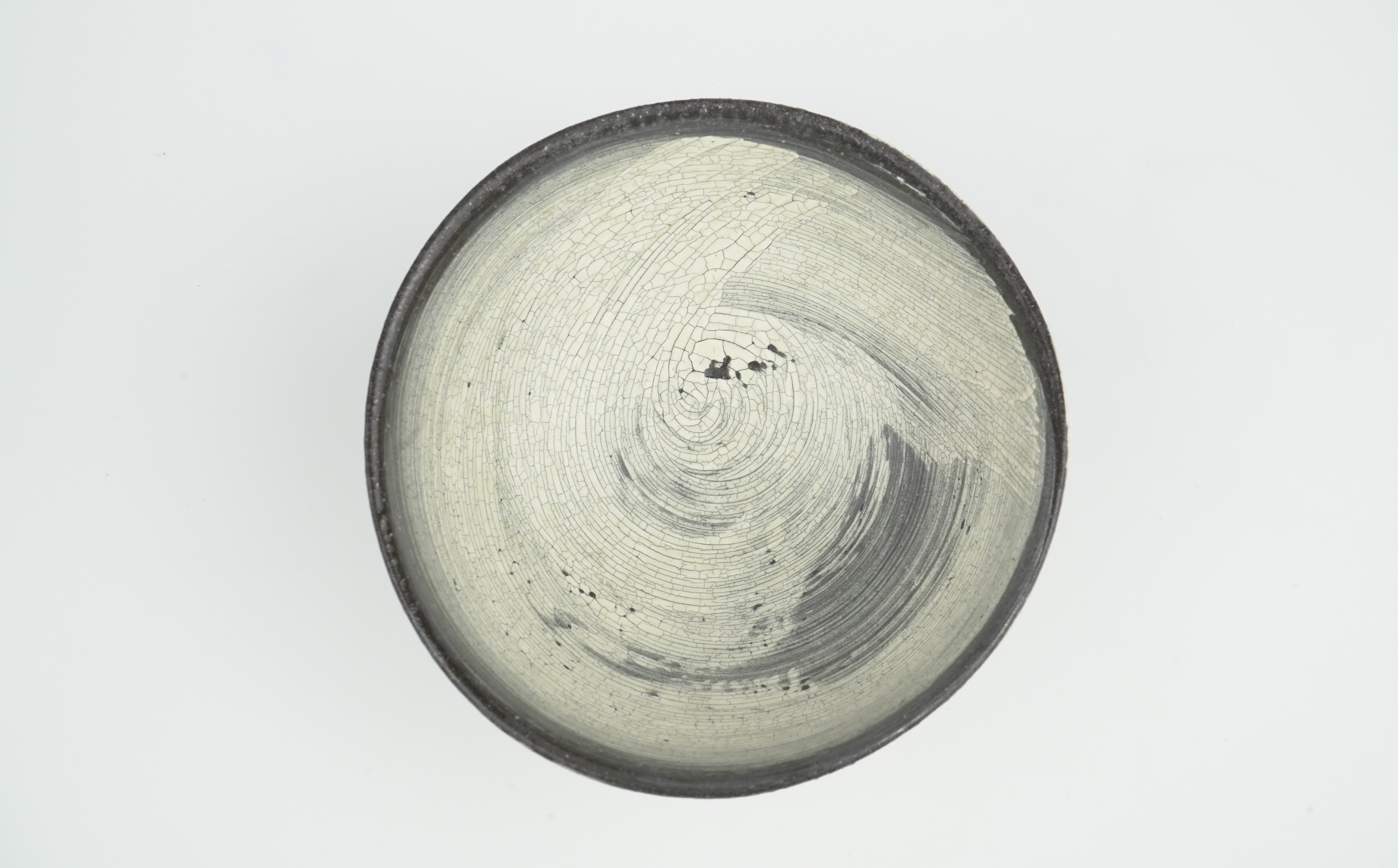 尾形アツシ】飯碗(黒地刷毛目) - 日本茶専門店YUGEN