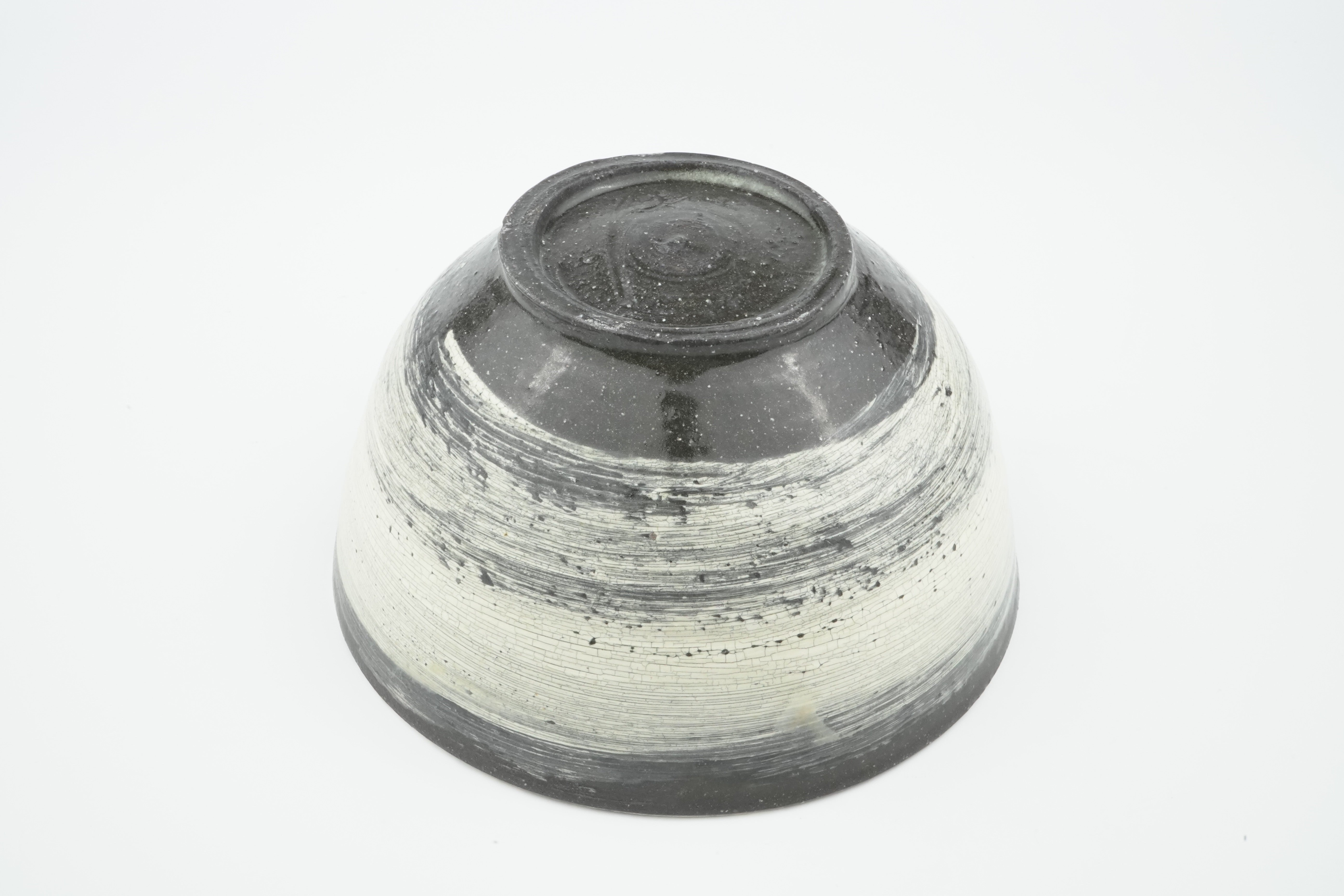 【尾形アツシ】丼 (黒地刷毛目)