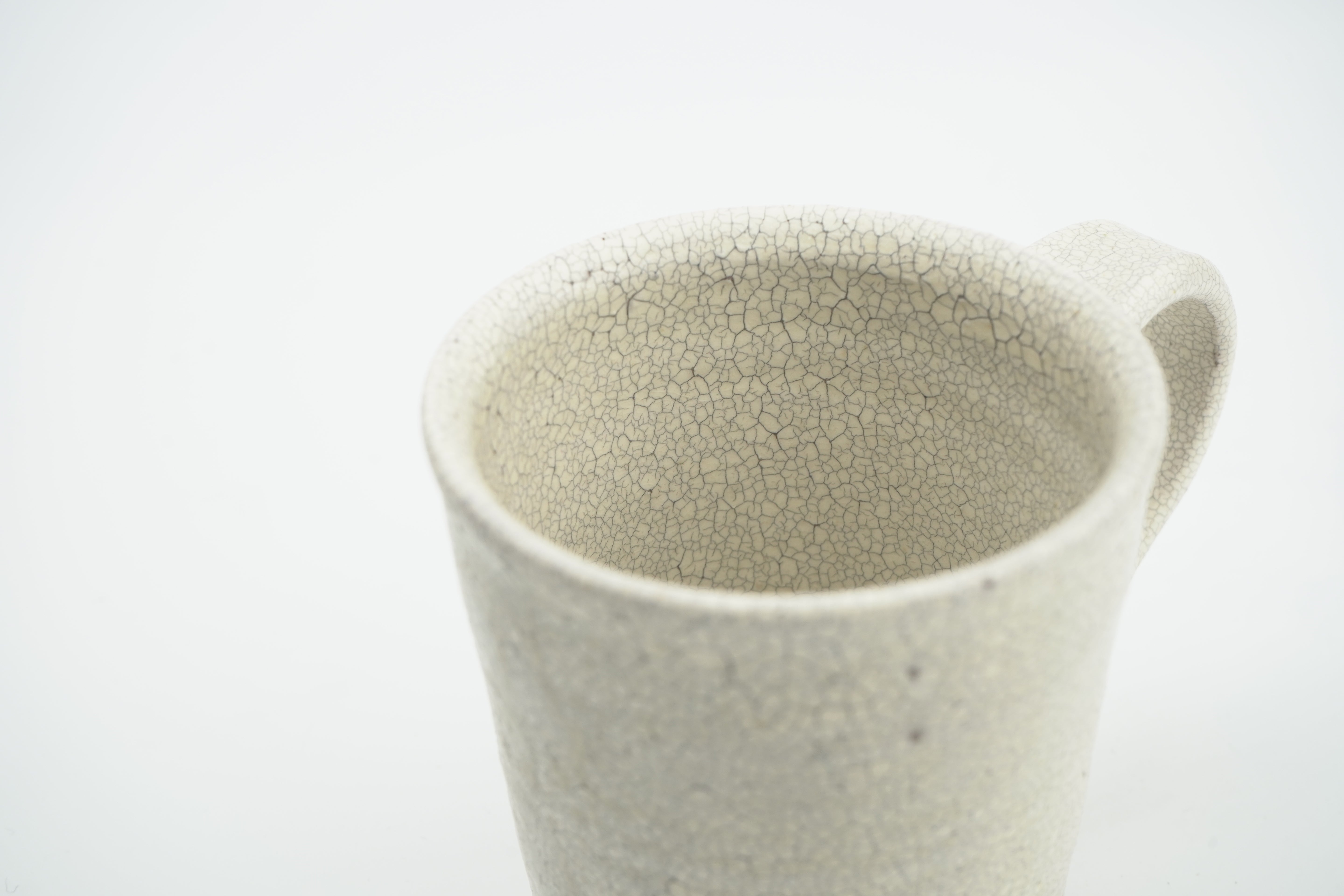 【尾形アツシ】マグカップ (白ヒビ手)
