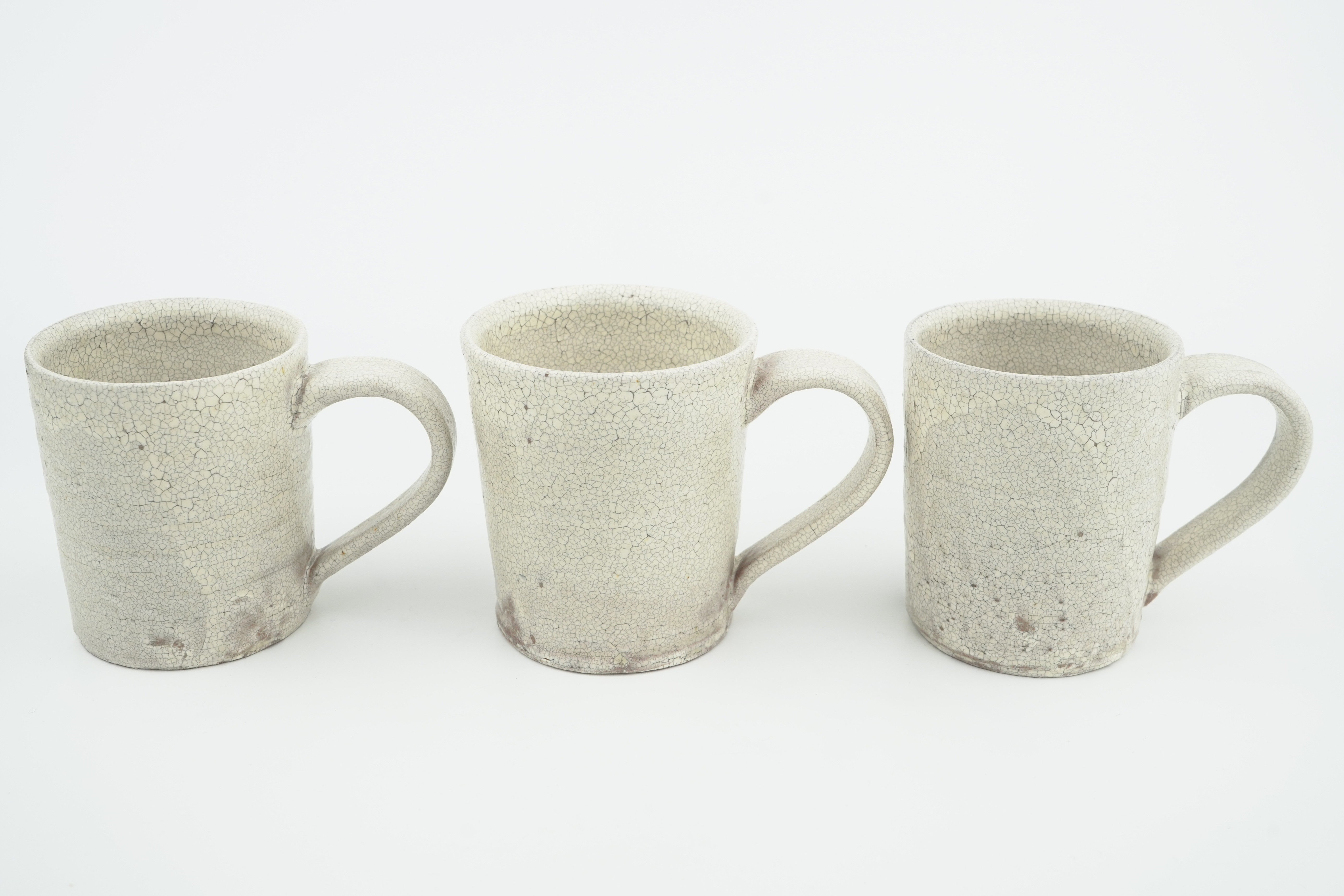【尾形アツシ】マグカップ (白ヒビ手)