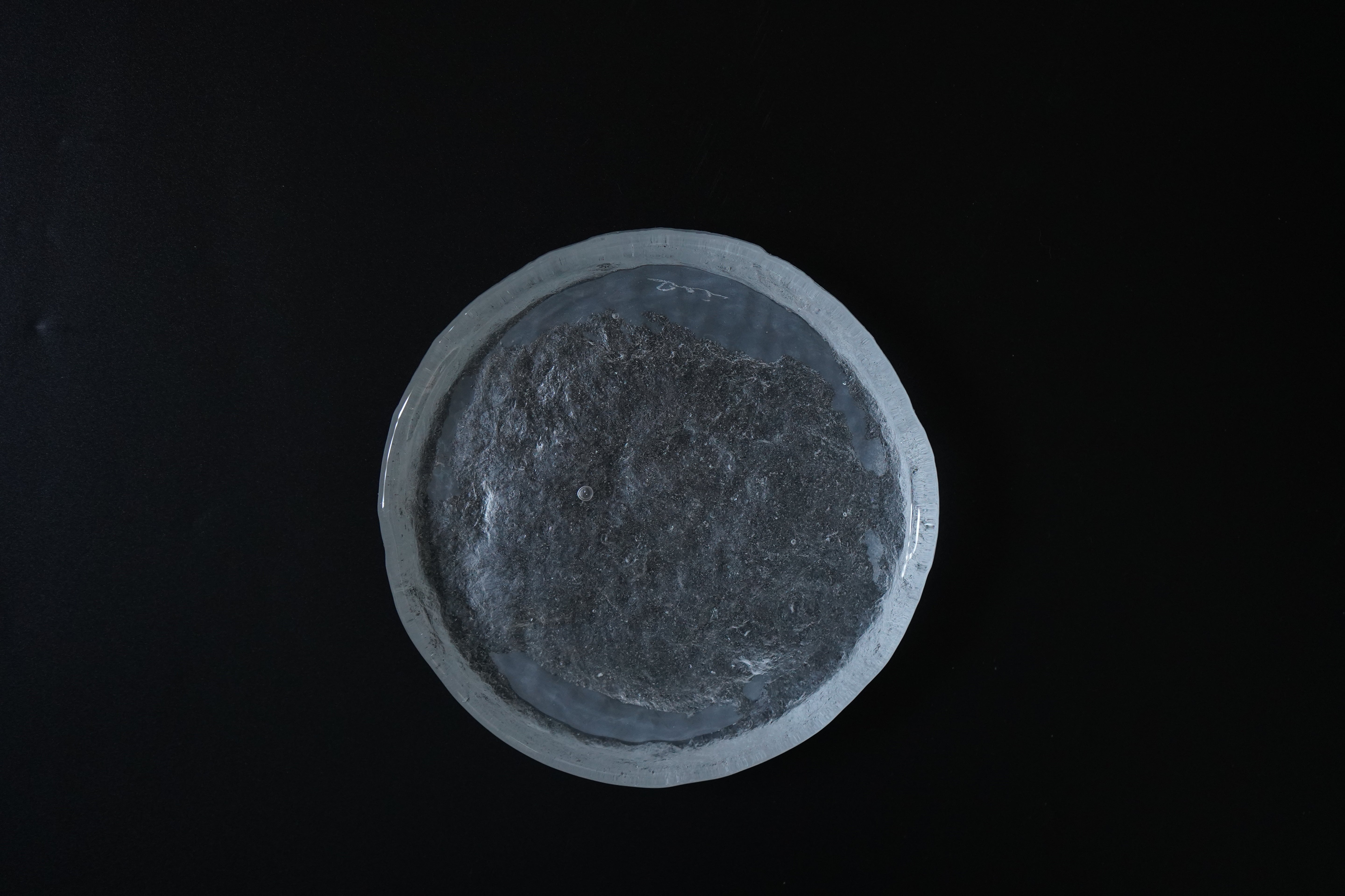 Cast Round Plate – Naoya Arakawa